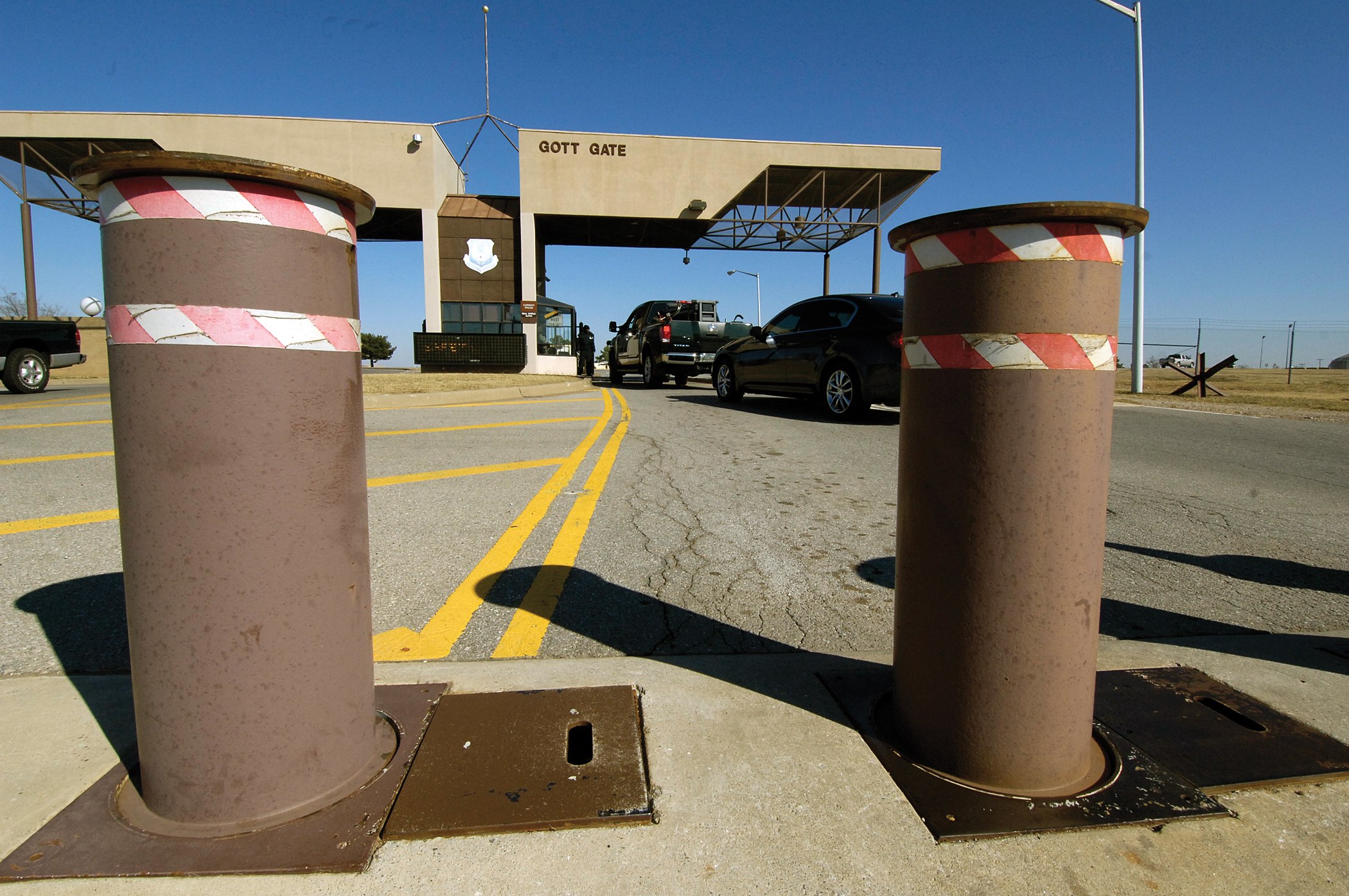 High Security Perimeter Retractable Bollards